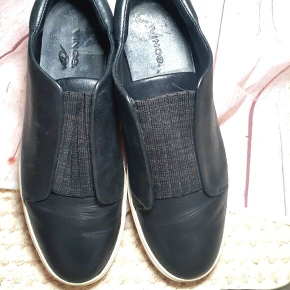 Vince. "Cantera" Black Leather w/Knit Side Panel Slip-on Sneakers sz.8.5 Ret$195 - Picture 2 of 5